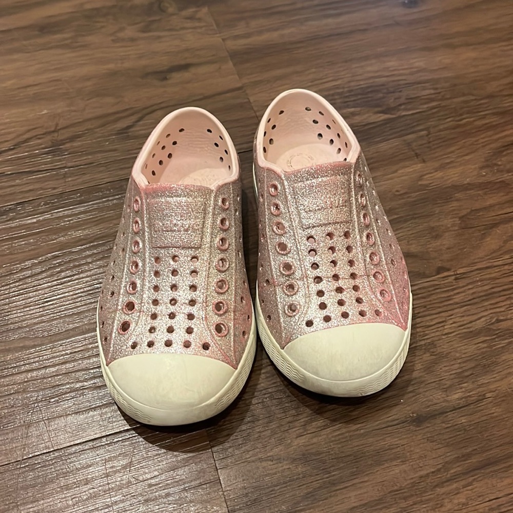 Pink sparkly natives size 8